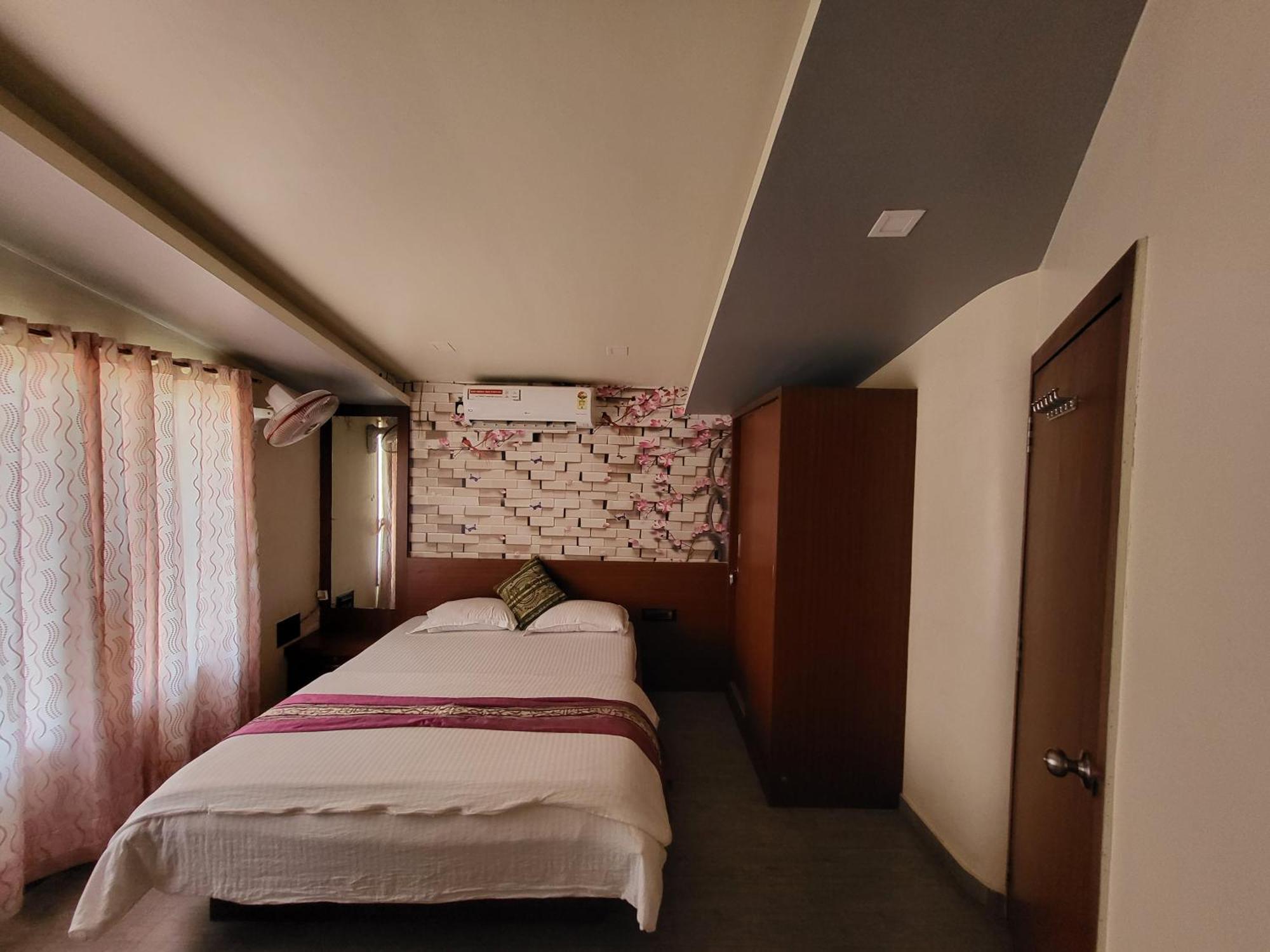 Paras Holiday Home Satara Extérieur photo