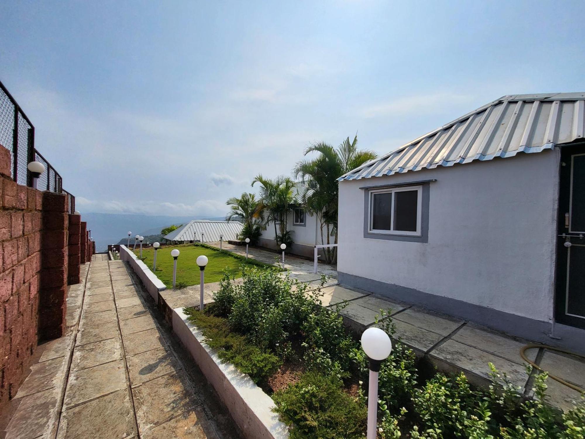 Paras Holiday Home Satara Extérieur photo